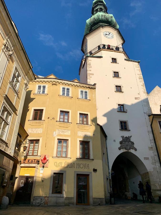 Bastova Apartment Bratislava Exteriör bild
